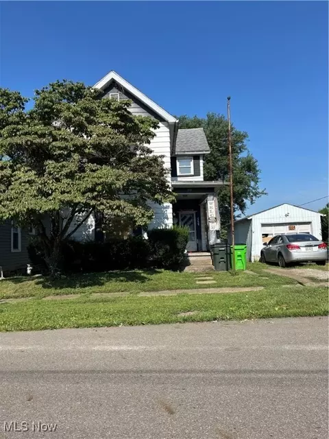 559 Wilson St, Coshocton, OH 43812