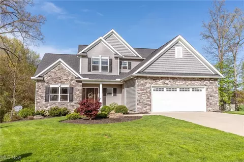 973 Bering Dr, Canal Fulton, OH 44614
