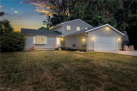 941 Stark St, Sheffield Lake, OH 44054