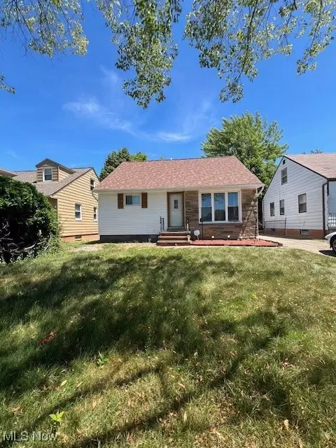 3905 Jo Ann Dr, Cleveland, OH 44128