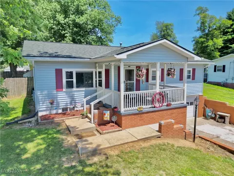 31 Juanita Dr, Zanesville, OH 43701