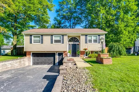 2847 Malibu Dr SW, Warren, OH 44481