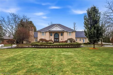 5391 Muirfield Dr, Canfield, OH 44406