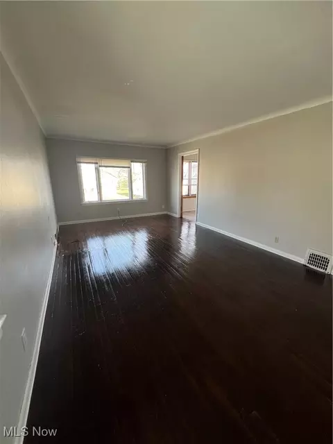 836 E 236th St, Euclid, OH 44123 photo 9