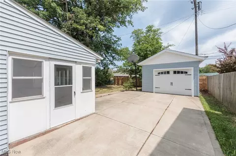 59 E 221 St, Euclid, OH 44123 photo 17