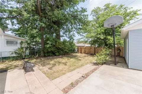 59 E 221 St, Euclid, OH 44123 photo 18