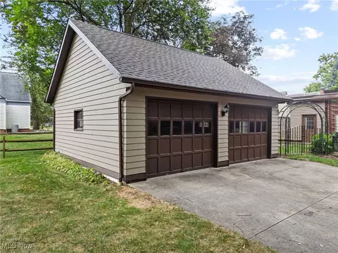 1271 Circle Dr, Akron, OH 44310 photo 36