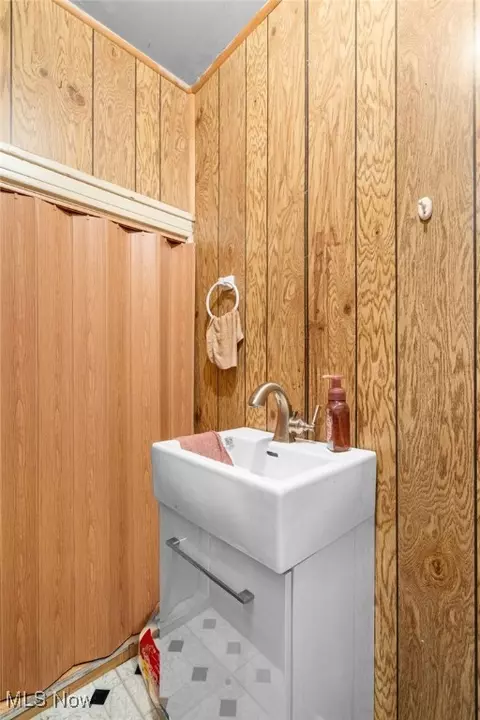 1271 Circle Dr, Akron, OH 44310 photo 29