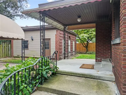 1271 Circle Dr, Akron, OH 44310 photo 33