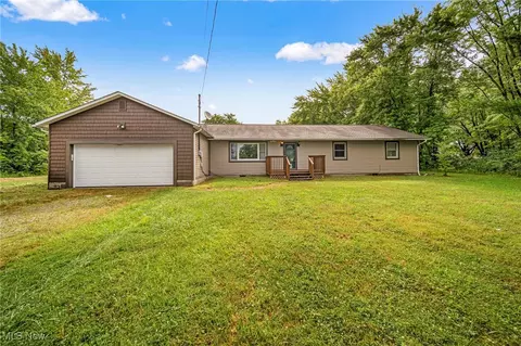 7101 Brakeman Rd, Leroy, OH 44077
