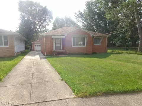 7145 Beresford Ave, Parma, OH 44130