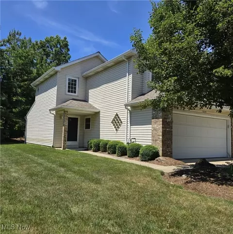 15759 Roxboro Dr, Middleburg Heights, OH 44130