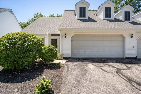 5760 Emerald Rdg #A, Solon, OH 44139