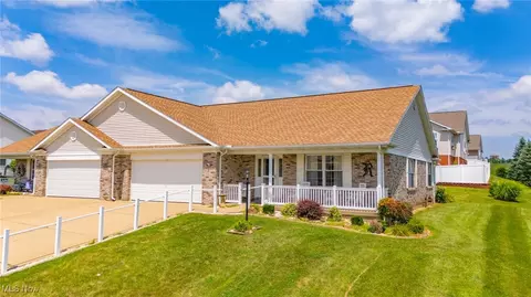 51989 White Pine Dr, Saint Clairsville, OH 43950