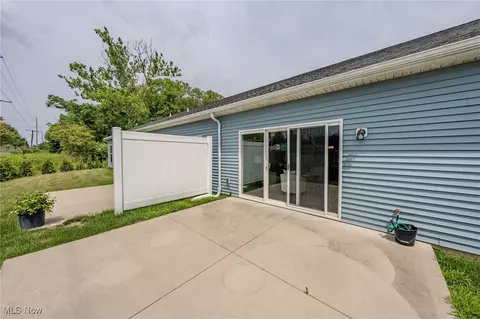 Exterior - 412 Deer Xing, Elyria, OH 44035 photo 2 of 2