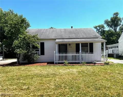 1838 Lexington, Warren, OH 44485