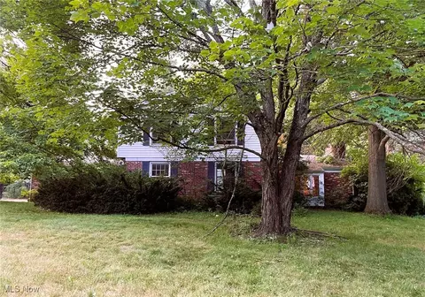 355 47th St NW, Canton, OH 44709