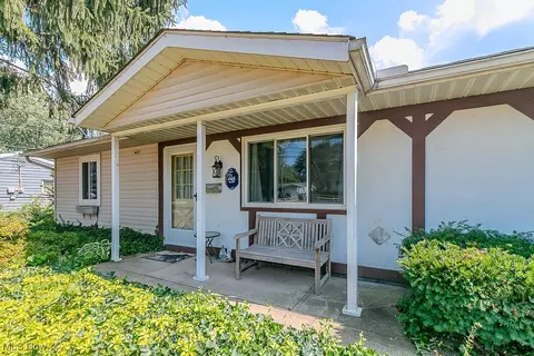 6335 S Cedarwood Rd, Mentor, OH 44060