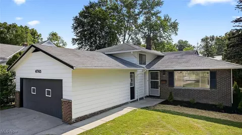 6765 Glenallen Ave, Solon, OH 44139