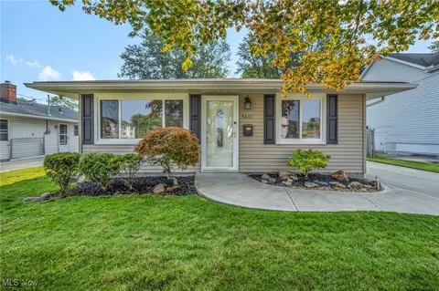 5601 Park St, Mentor On The Lake, OH 44060