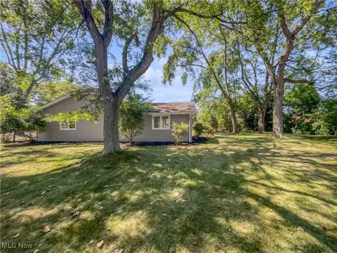 Exterior - 75 Sunset Dr, Berea, OH 44017 photo 3 of 4