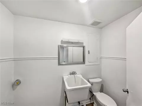 Bath - 75 Sunset Dr, Berea, OH 44017 photo 2 of 2