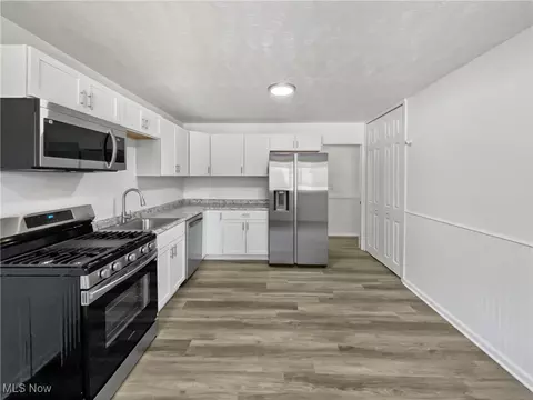 Kitchen - 75 Sunset Dr, Berea, OH 44017 photo 1 of 1