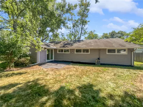 Exterior - 75 Sunset Dr, Berea, OH 44017 photo 2 of 4