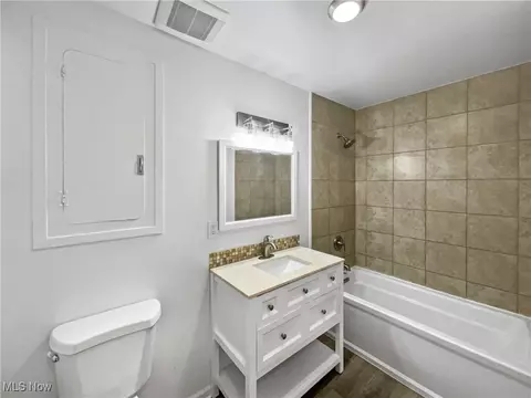 Bath - 75 Sunset Dr, Berea, OH 44017 photo 1 of 2