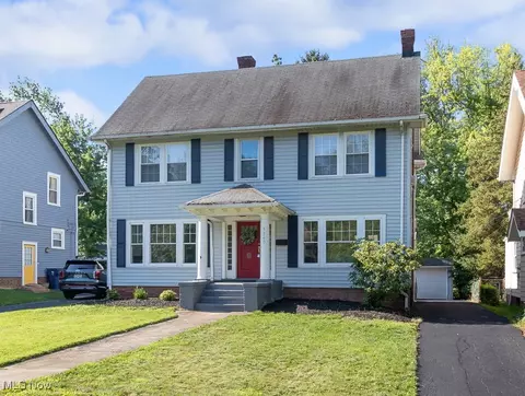 3340 Euclid Heights Blvd, Cleveland Heights, OH 44118