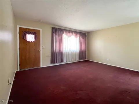 Living - 715 Cornell Ave, Elyria, OH 44035 photo 1 of 3