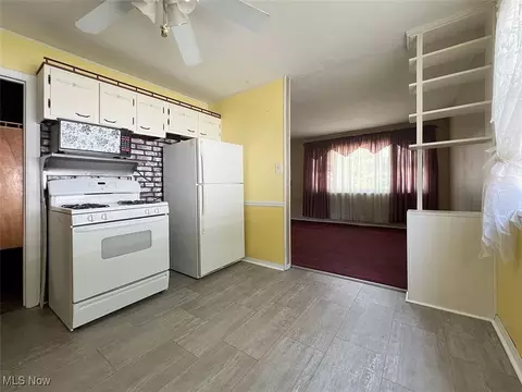 Kitchen - 715 Cornell Ave, Elyria, OH 44035 photo 2 of 4