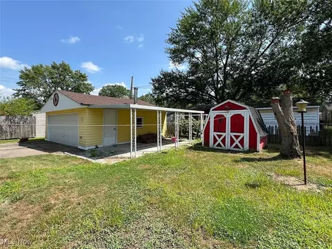 Exterior - 715 Cornell Ave, Elyria, OH 44035 photo 5 of 5