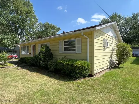 Exterior - 715 Cornell Ave, Elyria, OH 44035 photo 2 of 5