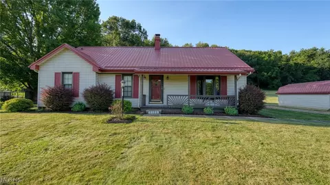 9123 Eckelberry Rd, Cambridge, OH 43725