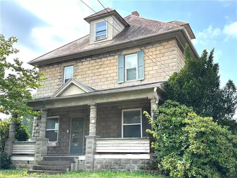 255 E Park Ave, Columbiana, OH 44408