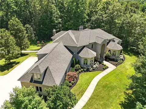 3035 Rainbow Ln, Richfield, OH 44286