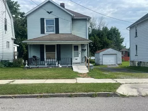 7877 Elm St, Masury, OH 44438
