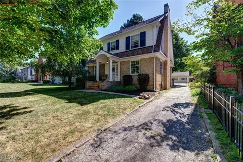 73 Castle Blvd, Akron, OH 44313