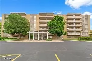 3167 Linden Rd #309, Rocky River, OH 44116