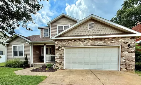 4615 8th Ave, Vienna, WV 26105