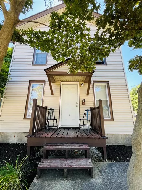 74 Swan St, Geneva, OH 44041