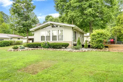 6009 Bole Dr, Andover, OH 44003
