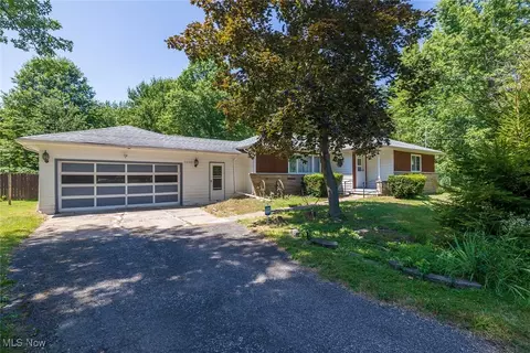 7500 Stearns Rd, Olmsted Twp, OH 44138