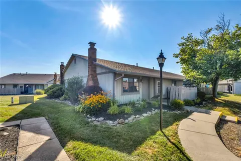 923 Kirkwall Dr, Copley, OH 44321