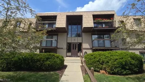 9761 Sunrise Blvd #N-15, North Royalton, OH 44133