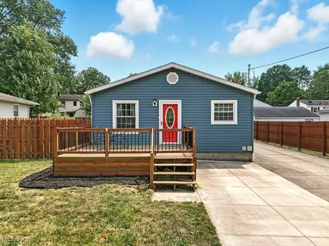 2872 Farmdale Rd, Akron, OH 44312