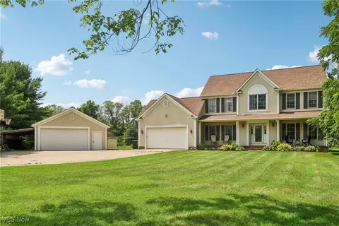 9900 Homestead Rd, Wadsworth, OH 44281