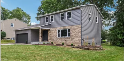 296 Windfall Ln, Wadsworth, OH 44281