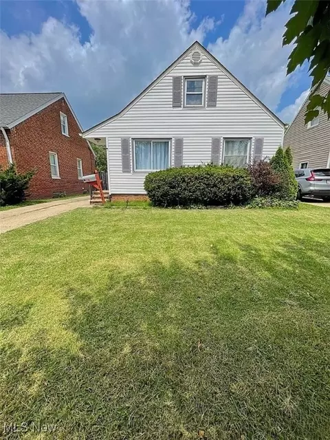 12825 Rockside Rd, Garfield Heights, OH 44125